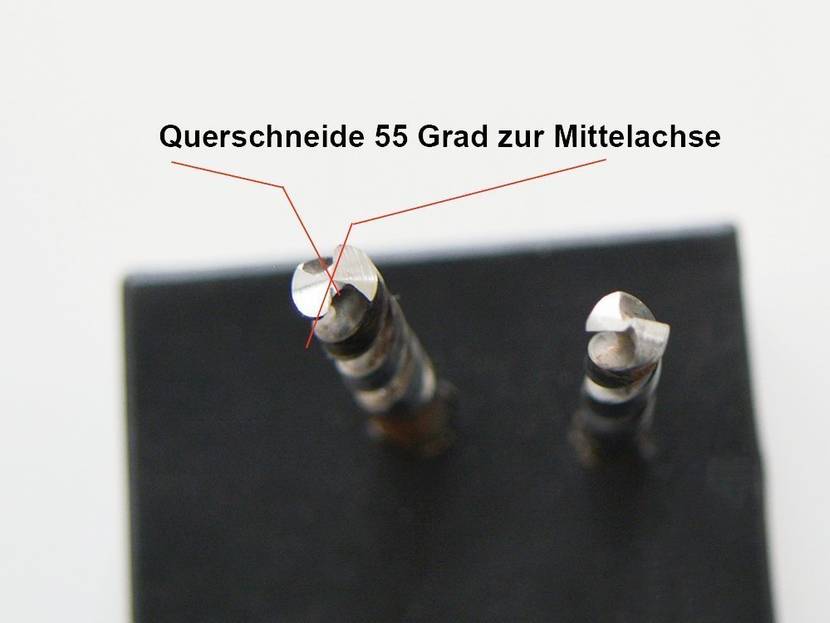Die Querschneide beschreibt einen leichten Bogen und hat einen Winkel von 55 Grad.