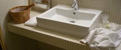 Zehn wertvolle Tipps zum Reinigen und Pflegen von Bad- und Küchenarmaturen