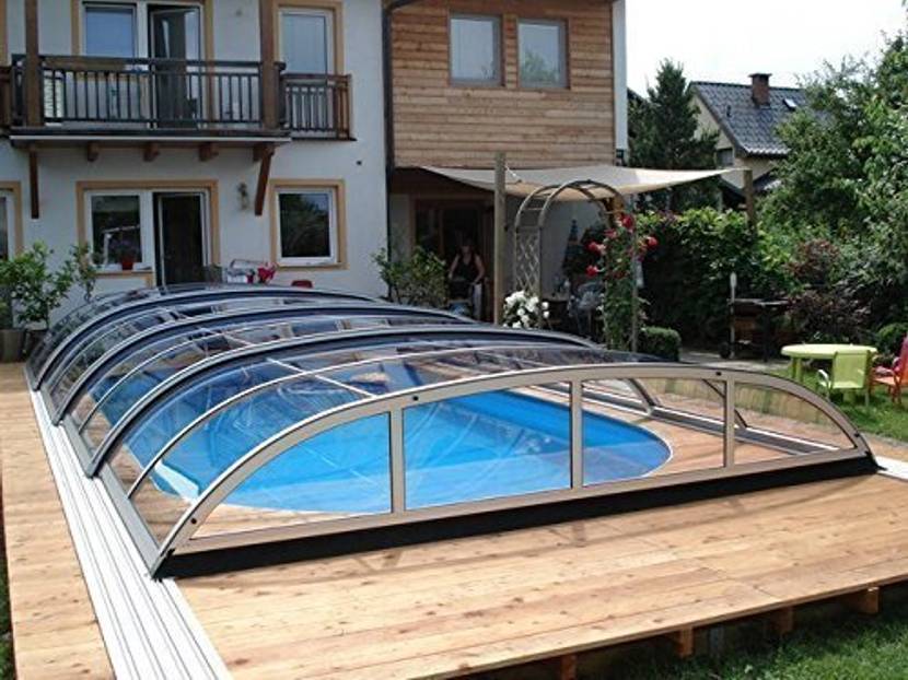 Pool mit kompletter Überdachung – aufschiebbar.