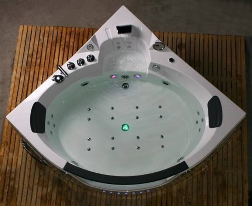 Whirlpool mit unterschiedlichen Sprudel Systemen