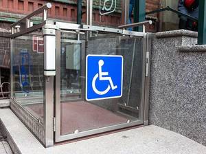 Hublift Treppenlift außen Rollstuhllift