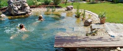 Badeteich im eigenen Garten - Schwimmteiche als privater Badesee