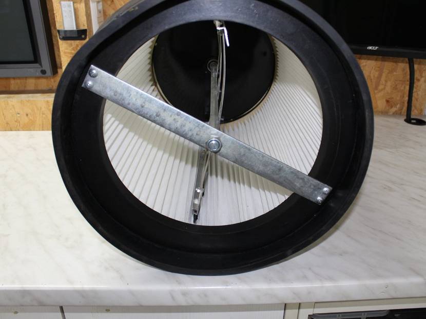 Mechanisch einfache Lösung, um die Filterpatrone zu reinigen.