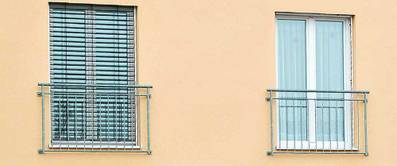 absturzsicherung-fenster-zwei-hohe-fassade