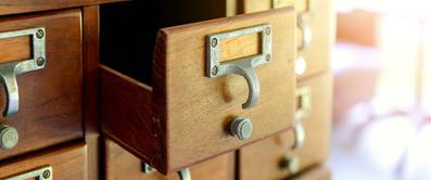 apothekerschrank aus holz