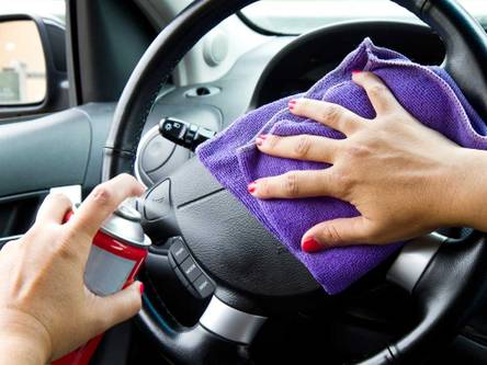 Autoinnenreinigung: Autositze reinigen, Teppich reinigen und