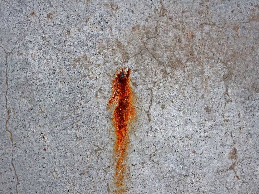 rostfahne am Beton