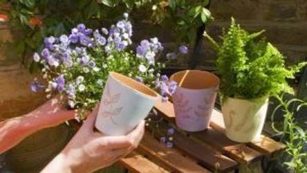 Blumentopf basteln: 4 Ideen fr selbst gebaute und verzierte Blumentpfe -  heimwerker.de