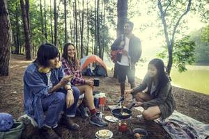 campingtisch-camping-freunde2