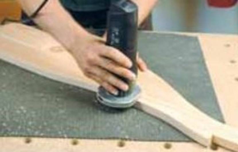 Nr. 4: Mit einer Kantenfräse runden Sie alle Kanten ab