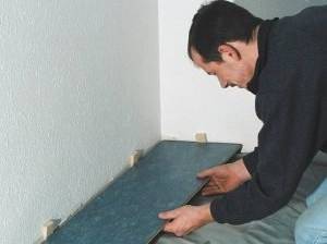 Click-Linoleum - erste Reihe verlegen