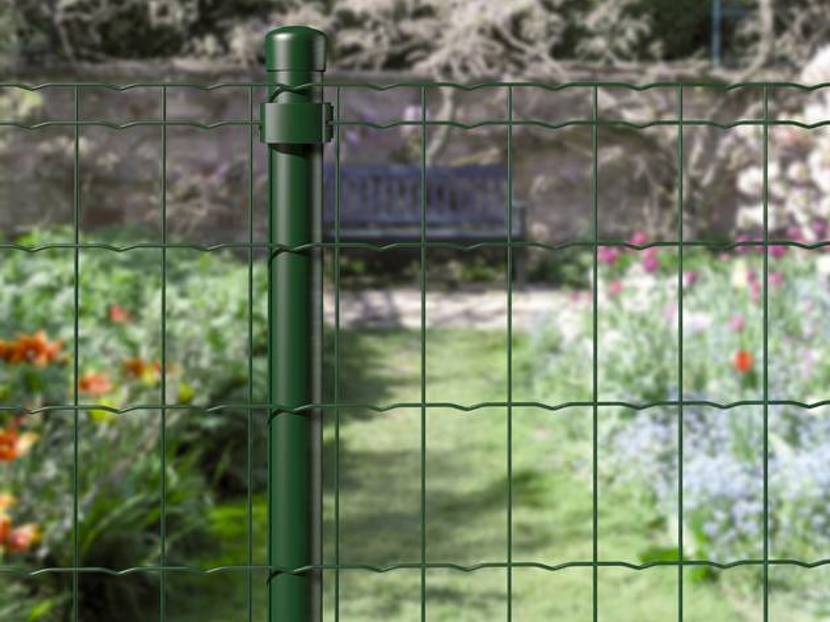 Drahtzaun bauen mit Pfosten und Bodenhülsen
