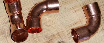 Basteln mit Kupferrohr und Kupferfarbe - In 3 Schritten zum DIY-Kerzenständer aus Kupferrohr