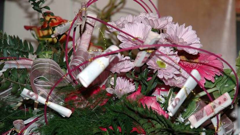 Geldgeschenk zur Hochzeit basteln