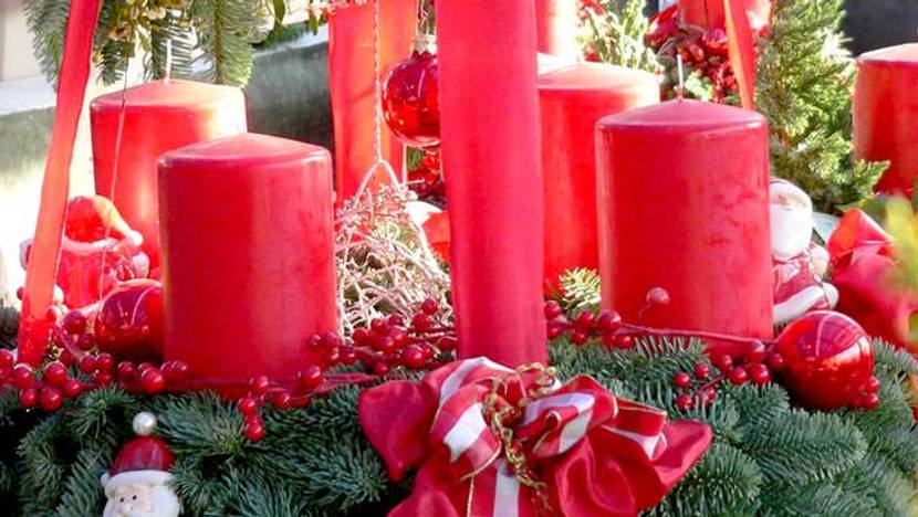 Hängender Adventskranz