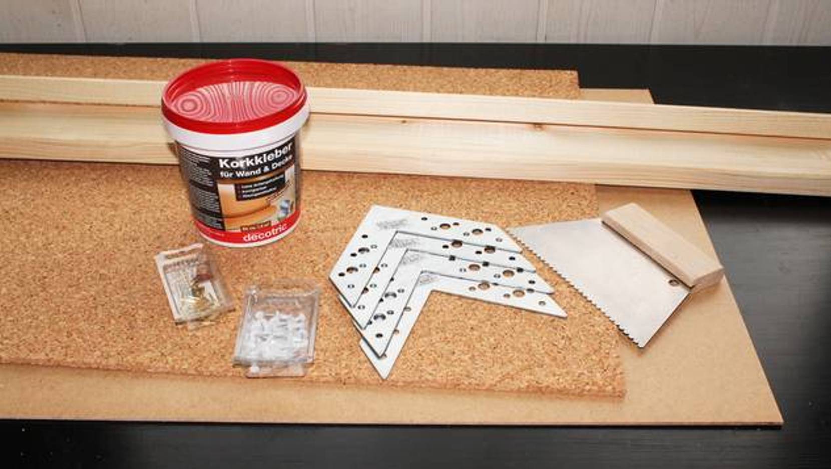 Bauanleitung: Große Pinnwand selber bauen - heimwerker.de