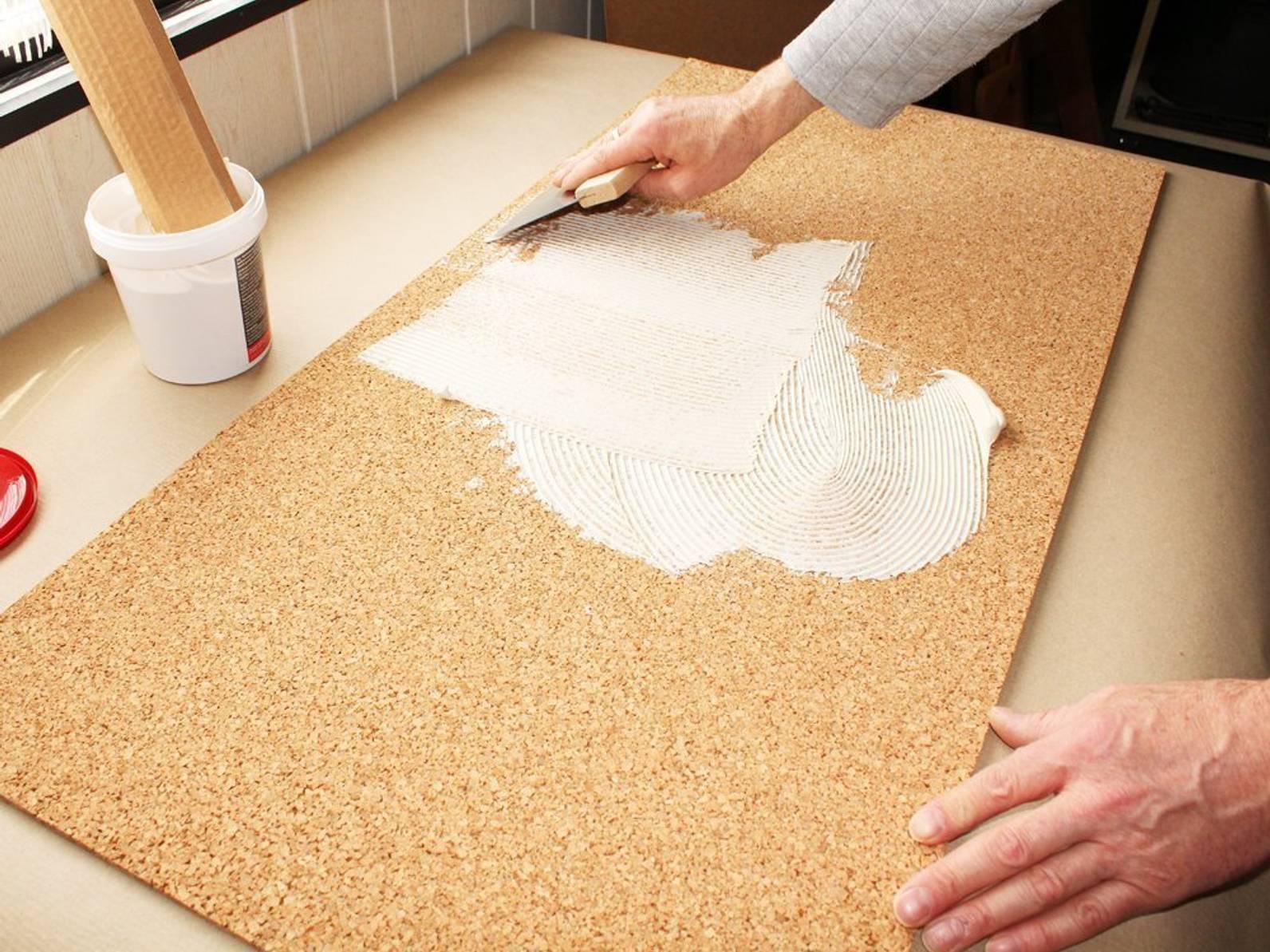 Bauanleitung: Große Pinnwand selber bauen - heimwerker.de