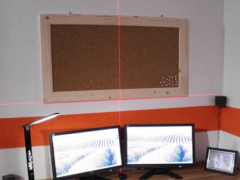 Der Kreuzlinienlaser garantiert eine perfekte Positionierung