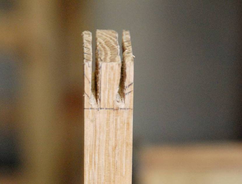 Holzverbindung Schlitz und Zapfen: Sägen des Zapfenstücks 2