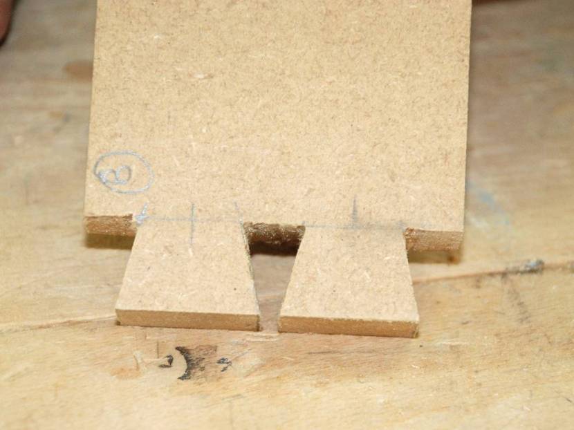 Holzverbindung Schwalbenschwanz-Verbindung: Schwalben