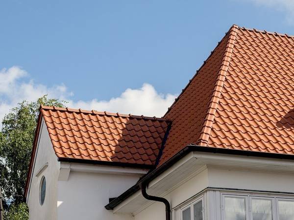 Dach Neu Decken Und Dämmen Kosten Dach neu decken: 10 Tipps zu Kosten, Vorschriften und Co. - heimwerker.de