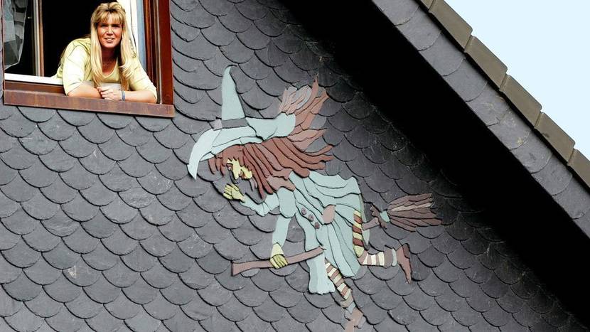 Dachschmuck am Giebel