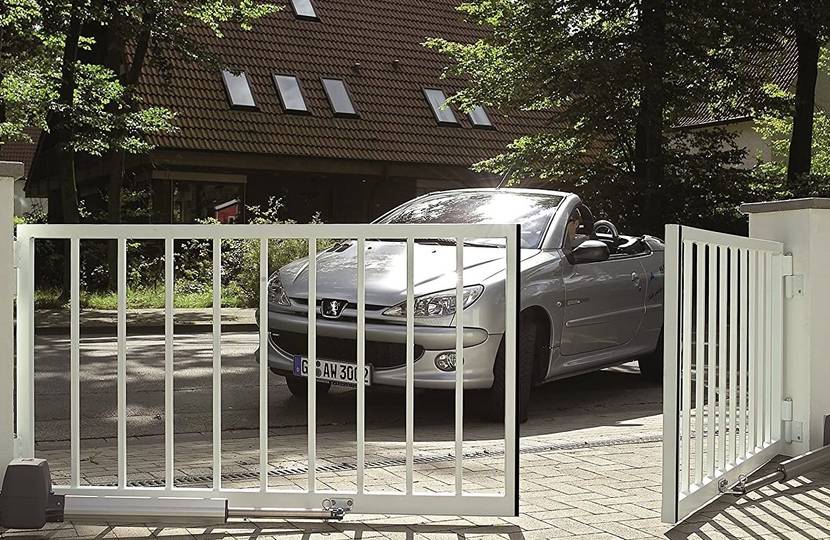 drehtorantrieb oeffnet tor
