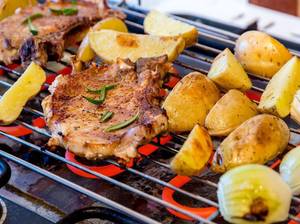 elektrogrill auf dem balkon