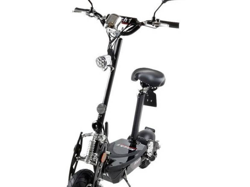 elektro-scooter-mit-sattel