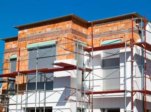 Wärmedämmung zum Wärmeschutz auf Rohbau Haus.