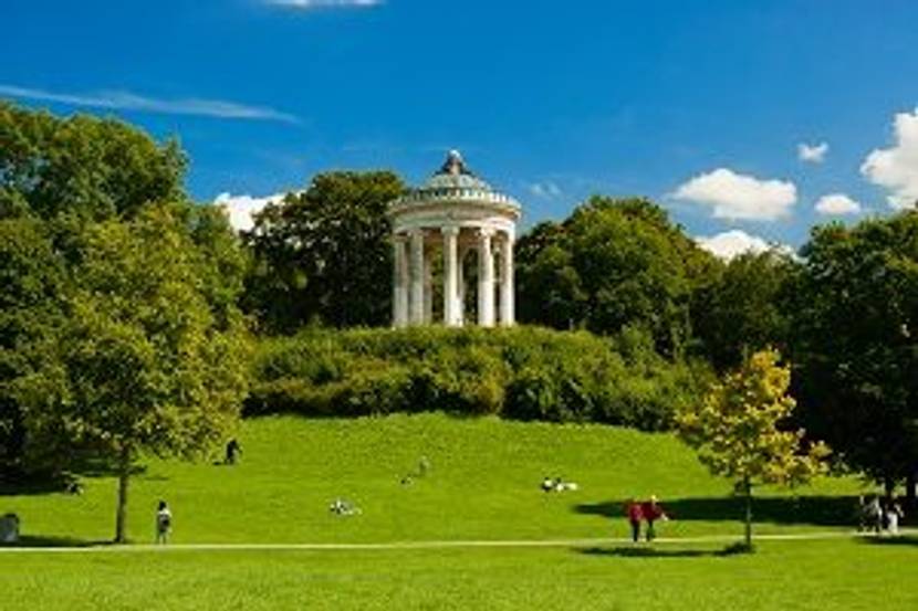 englischer garten in muenchen