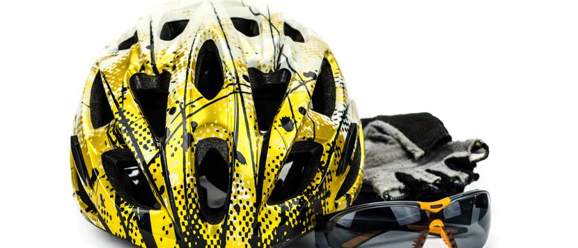 um ihr kind rundum vor verletzungen zu schuetzen, sind neben kinder-fahrradhandschuhen auch helme und ggf. brillen wichtige accessoires fuer die fahrradtour