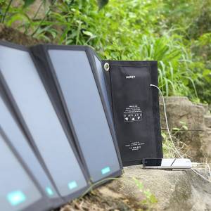 Faltbare Solarpanels lassen sich auch leicht aufstellen.