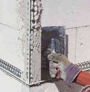 fassade-mit-mineralputz-Eckprofile setzen