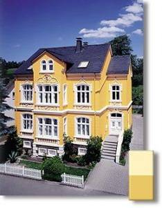 Historische Fassade: dunkles und helles Gelb