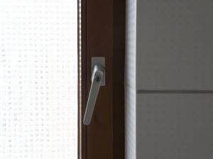 Das fällt schon bei der Sichtkontrolle auf: Lässt sich der Griff beim Schließen nicht mehr ganz in Ruhestellung bringen, kann der Andruck zu fest eingestellt sein.