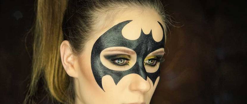 Batman oder Batwoman sind ein beliebtes Filkostüm