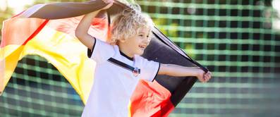 Fußballtribüne selber bauen: In 3 Schritten zur eigenen Zuschauertribüne