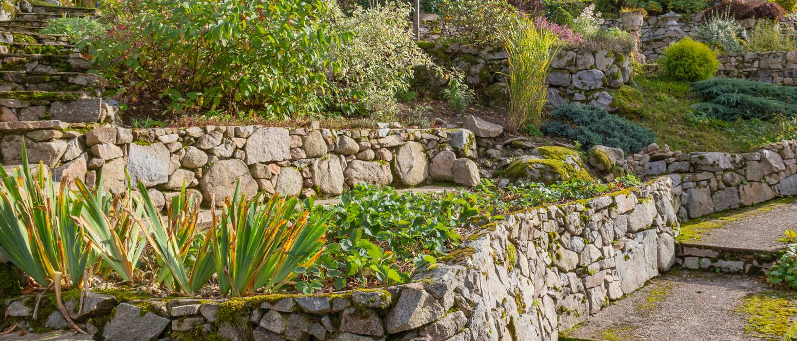 Gartenplanung bei Hanglage 5 Praktische Tipps und Ideen