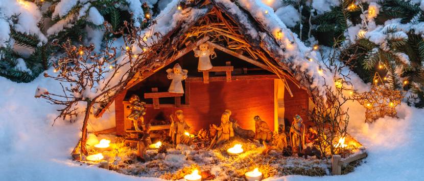 gartendeko-winter-weihnachtskrippe