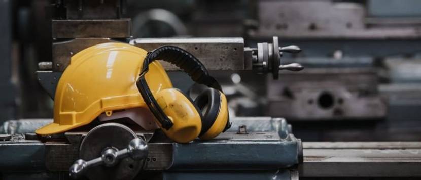gehoerschutz-mit-radio-arbeitssicherheit
