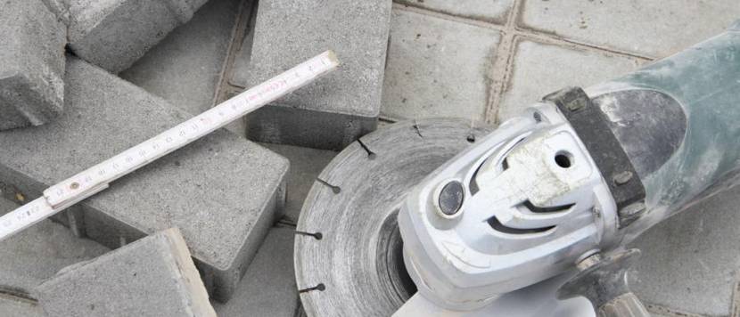 winkelschleifer-mit-drehzahlregelung-230-mm