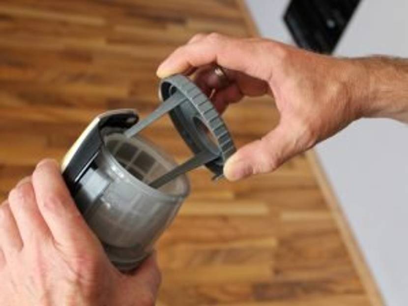 handstaubsauger-test-kaercher-test-auffangbehälter