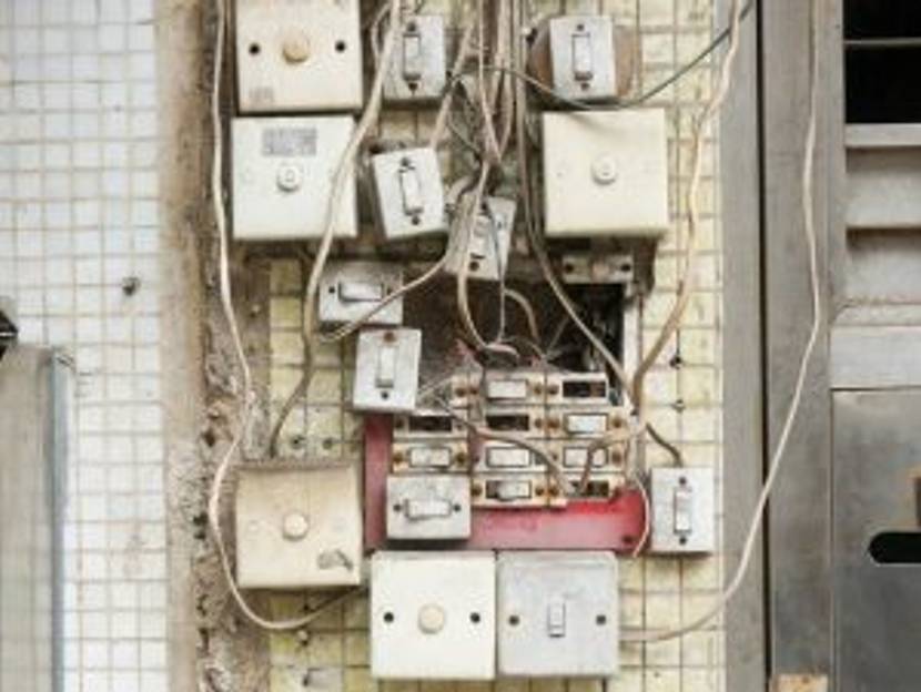 heimwerker-sparen-elektrik-verlegen