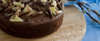 Holzbrett gravieren: In 3 Schritten zum Osterkuchen-Holzbrett mit persönlicher Gravur