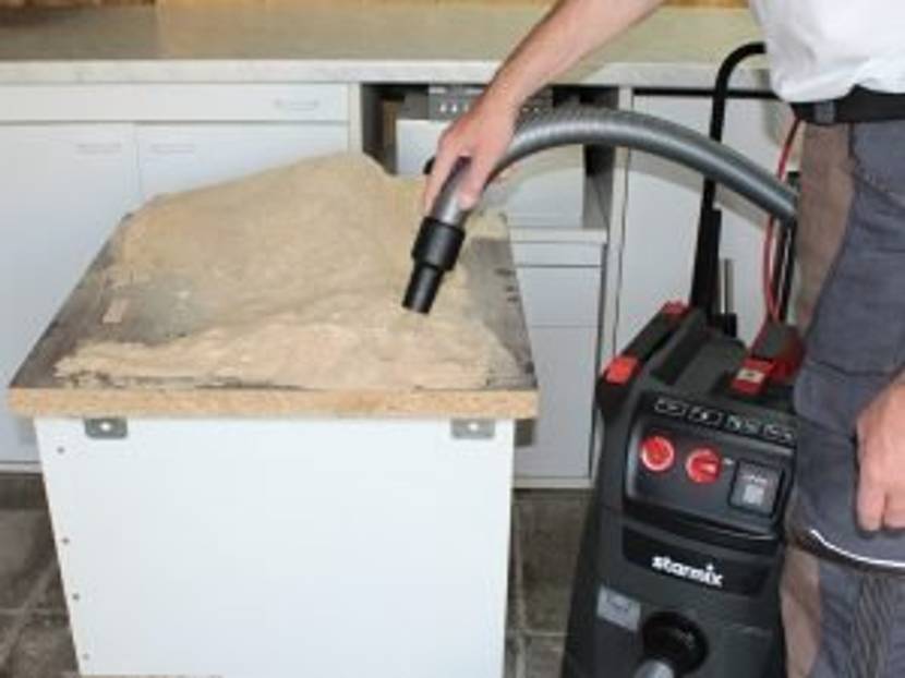 Bei kleinster Stufe werden die Späne 5cm angehoben.