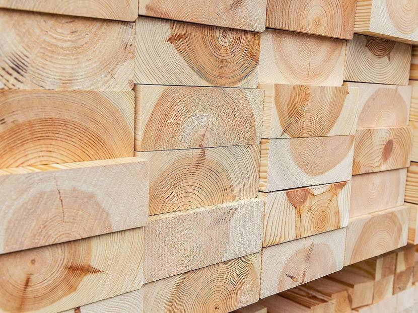 Holzbalken für den Holzständerbau