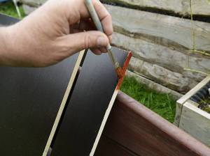 hundehuette-selber-bauen-lasur