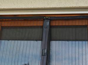 insektenschutzgitter-anbringen-reissnaegel