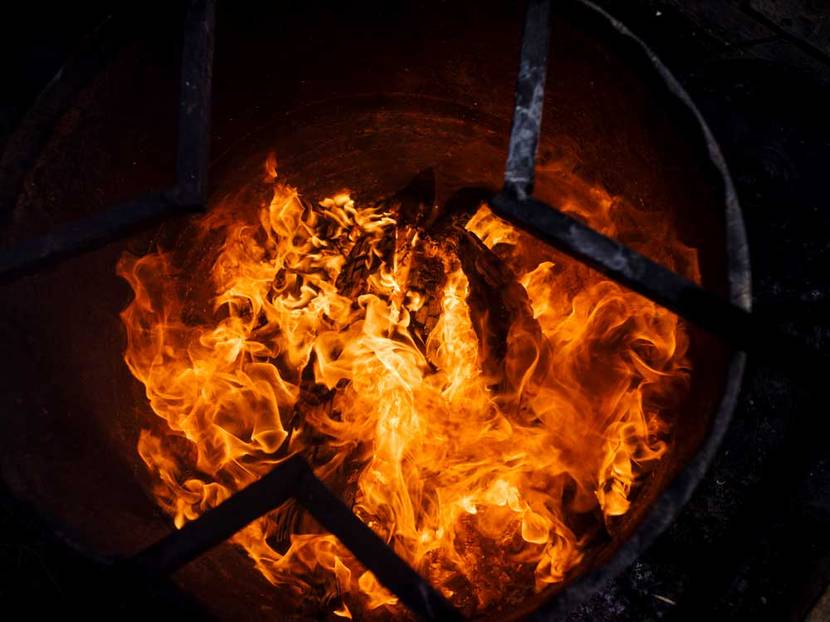 Ein Feuer in der Feuertonne